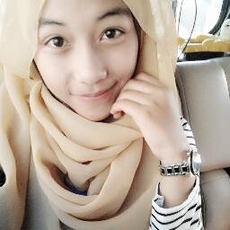 Lain tara dinyenyeri, tapi pinter nutupan kanyeri ^o^