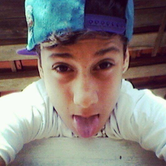 oi?oi?oi? como vai vc? sou Italo prazer sou capricorniano do dia 11 amo a @OopsGabs_  que é minha namorada e etc.. bjs ta?