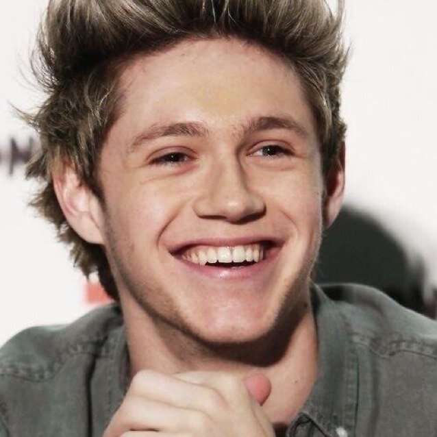 HE HAS THE BEST FUCKING SMILE IN THE WORLD HIS ENTIRE FACE LIGHTS UP AND HIS SMILE IS SO BIG AND GENUINE IT MAKES YOU SMILE EVEN HARDER