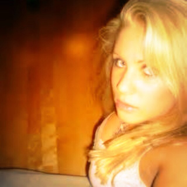 ashleyyyb_b's profile picture. 