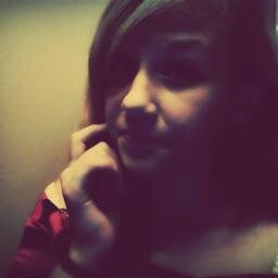 im very outgoing!! luv hugs! love one direction wanna be twitter famos.? help me out?