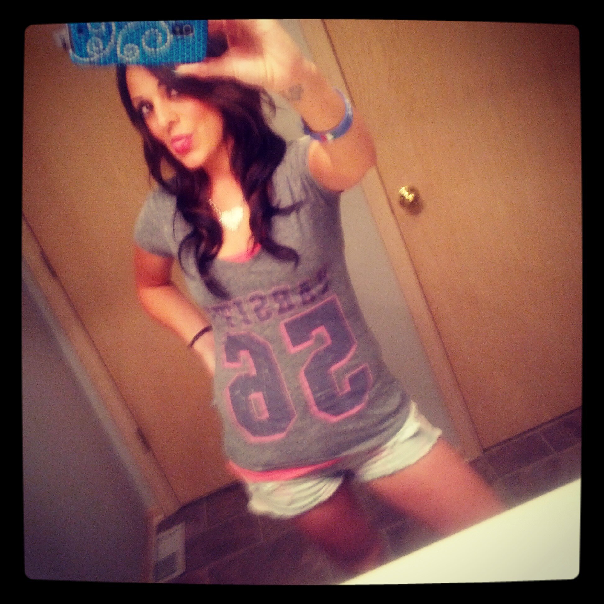 i wasnt made to fit in...i was born to stand out :)