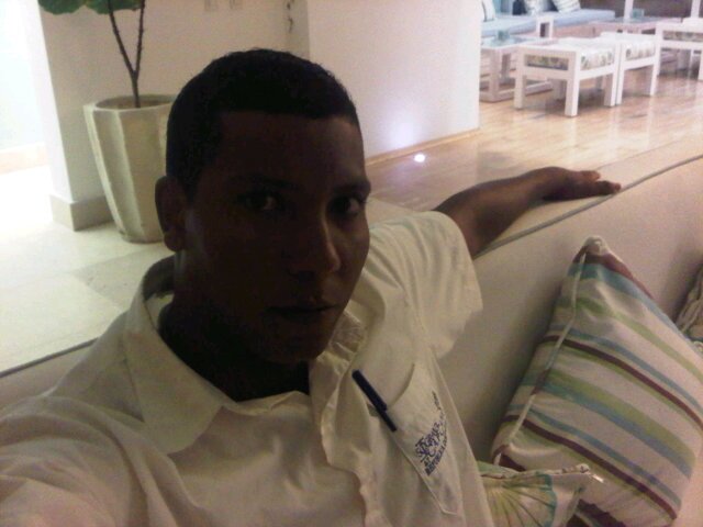 Hombre sencillo ,humilde, cariñoso sensible amistoso