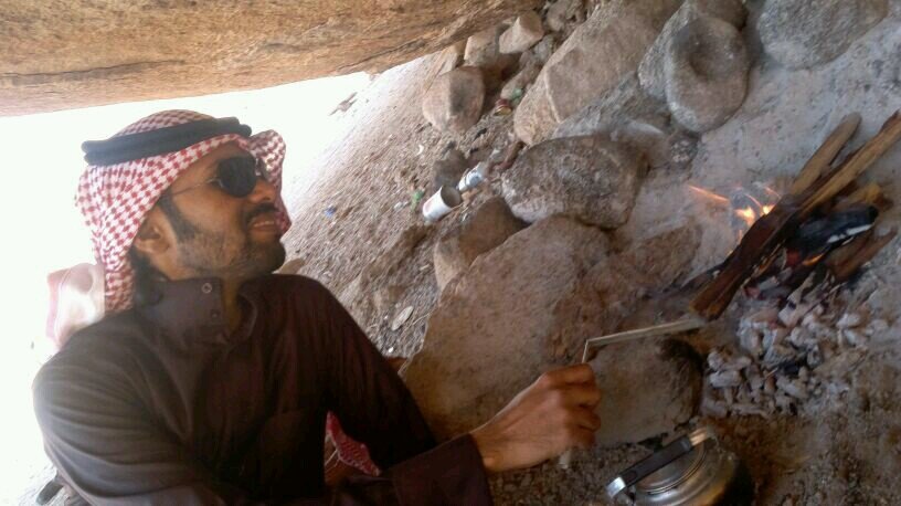 ‏‏الصّبر: أنْ تَهمِس فِي أذُن الحَياة لَن أنحنِي مَادام اللّه معي