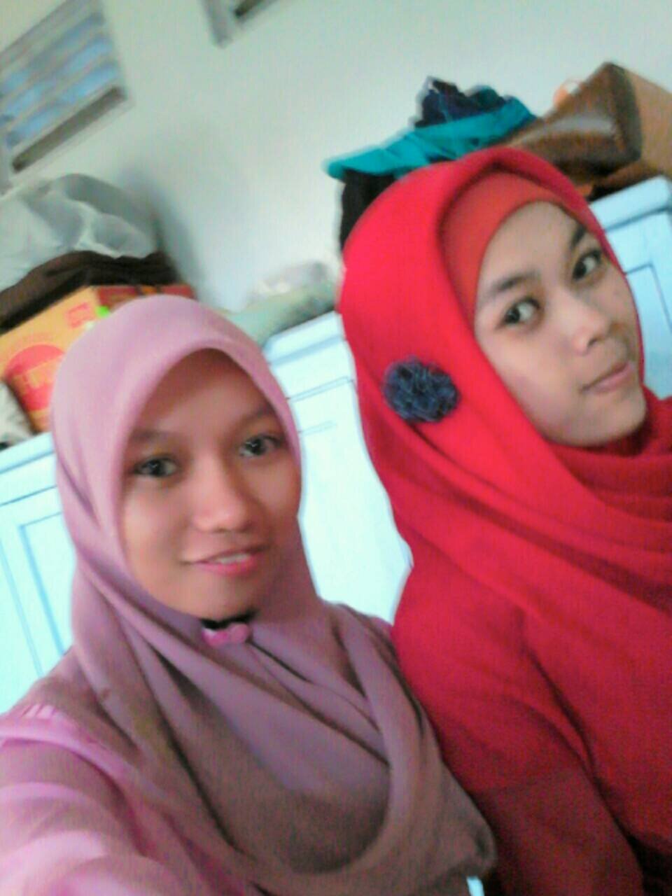 *28 mei 1995*/ keburukan hrus kita blas dengan kebaikan/ move on to be a perfect our life=))/*student of smk farmasi* to be make happy my mother n father*