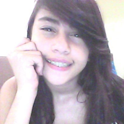 Eu amo as palavras, mas sou completamente apaixonada por atitudes.