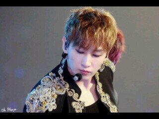 Hi I'm girl,I am 17,ELF, My love  @AllRiseSilver ,he is my everything.  I wish he follow me back♡``