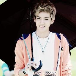 สวัสดีผมคริส รู้จักไหม ไม่รู้จักผมก็ฟลอครับ ไม่หยิ่ง คุยสนุกฟลอทุกคนครับ@kris2_DMSP แอคหลักอันนี้แอคสำรองนะครับ #SPDM