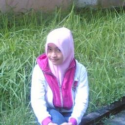 SulistyaniDwi's profile picture. tetap tersenyum meski hati menangis :) :) :)