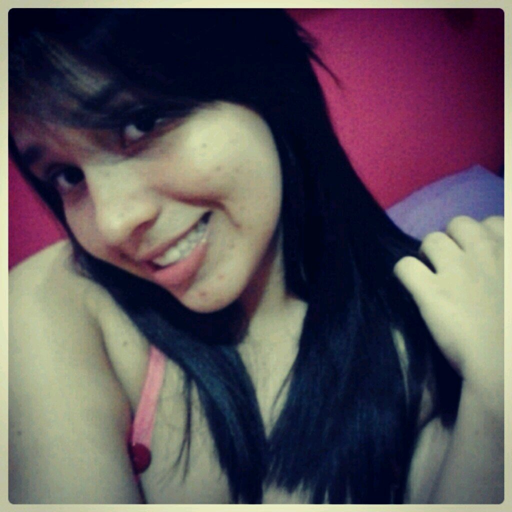 chata , ignorante , insuportavel , meiga , linda , fofa *-*