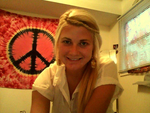 astinadele's profile picture. Lucky I have strong legs like my mother to run for cover when I need it