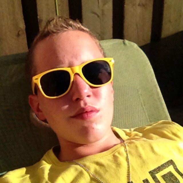 Skate al day/chilling whit friends. Cruising whit @kkevin_12 maatje @joellehaan yellow claw wildsylez kid cudi