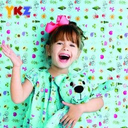 A YKZ Moda é o segmento da YKZ Confecções que desenvolve e produz roupas e acessórios unindo sofisticação, praticidade e alta qualidade.