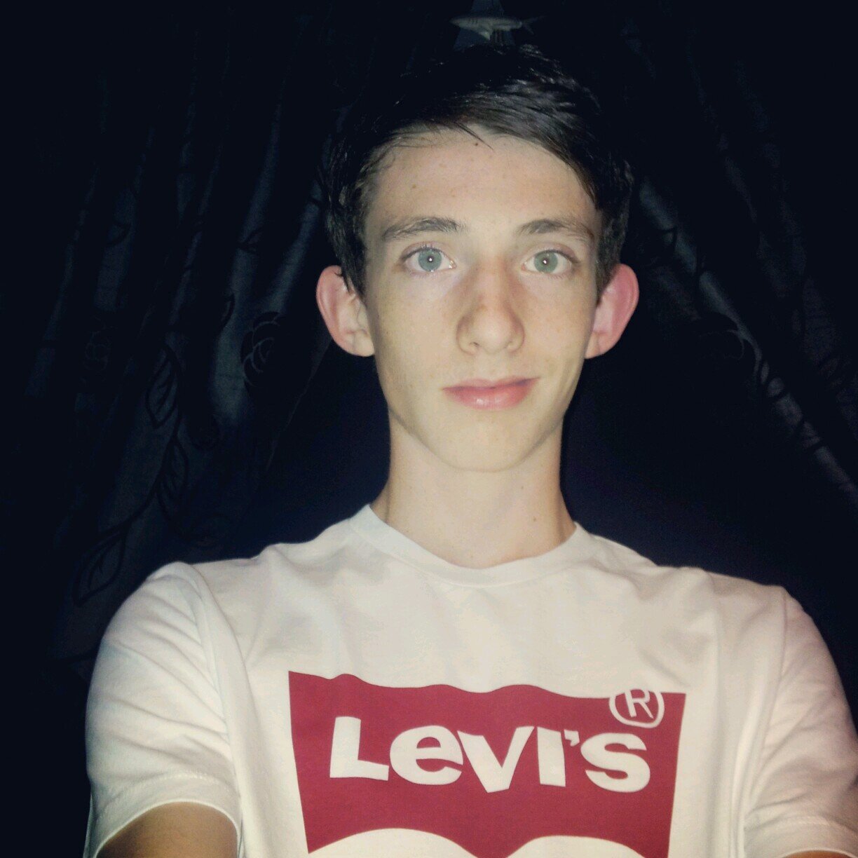 rossrileyy's profile picture. adore my hobbie, enjoy and learn so much. my family mean the world to me, my nan is my hero. -i love nicki minaj, whaaaaat