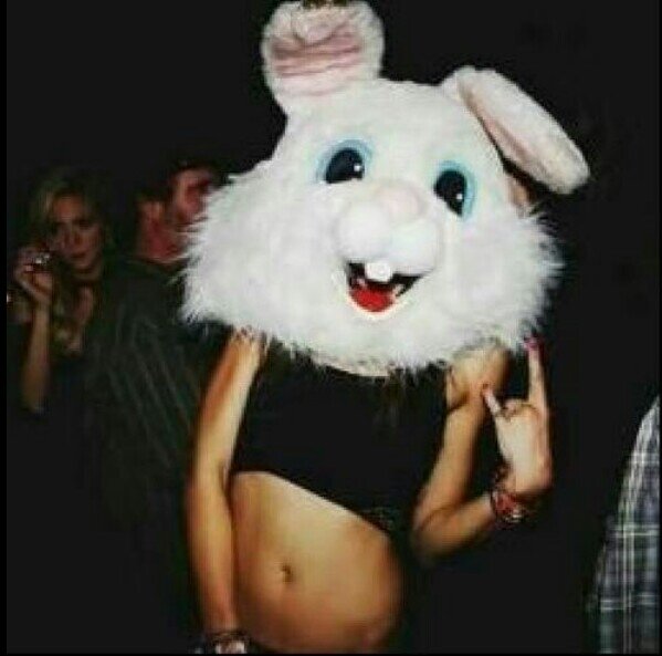 Que quien es ella? La puta ama y la q nos hace reir todos los dias. GRACIAS BILIS