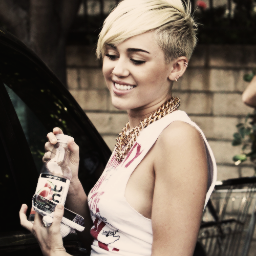 Miley Cyrus, Demi,Bands, Youtubers, Harry Potter, Selena. Follow Back! 21/5/13