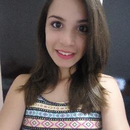 Preciso de pessoas novas, sorrisos verdadeiros, abraços longos, momentos únicos.