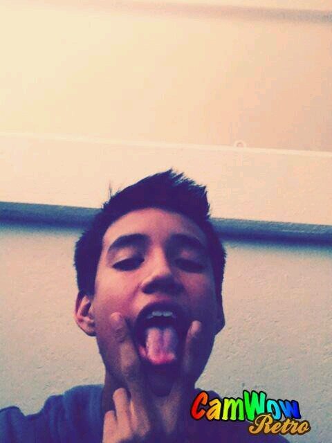 aleex2411's profile picture. Hola, estem... me encanta el fut*-* mis equipos son tigres y san luis:3 me gusta comer y dormir(': sigueme:3