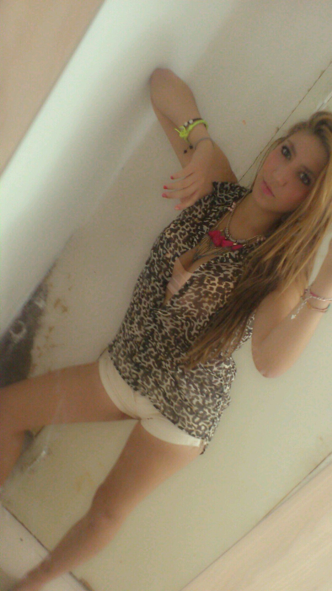 lariisa_95's profile picture. 