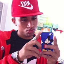 será que é porque é pretinho e é pagodeiro?