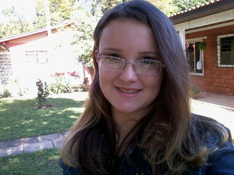 Não sou perfeita mas se ser apaixona quando agente gosta,agente corre atras do que quer.
Por isso eu carro atras do que eu quero!!
#Ficaadica