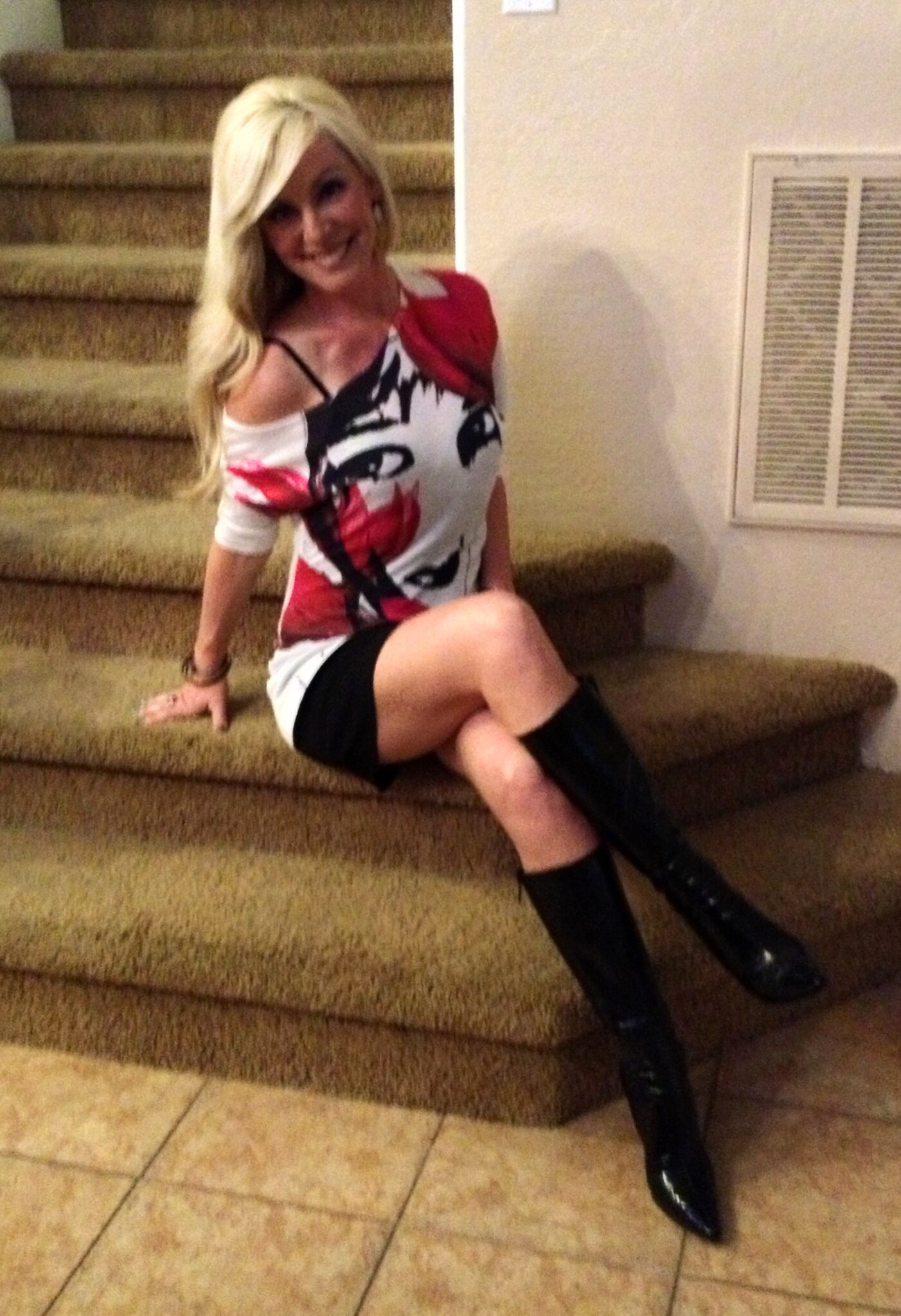 thehealthywino's profile picture. Holistic Nutritionist-Wine Lover-Sports Fanatic-Mother of 3 Super Athletes-Gluten Free-Celiac Disease-Organic Freak-Food Allergy Expert-Runner! Triathlete:-)))