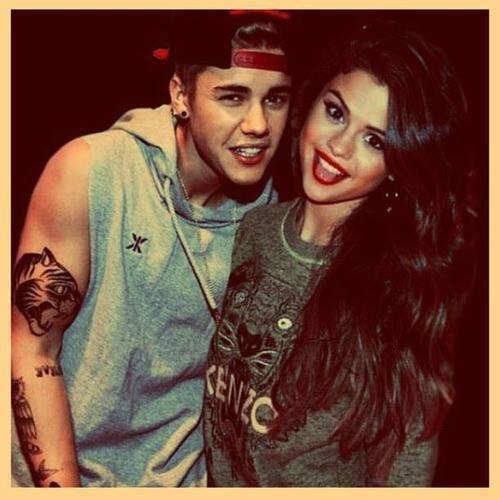 sígueme y te sigo C:   follow me and I follow C: