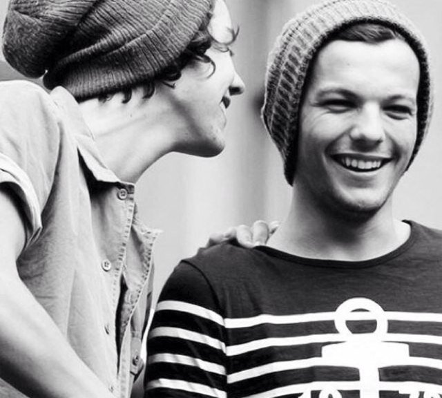 Hi! I am a larry stylinson shipper, i believe, and support larry❤ I am also of course a big directioner! Niall girl I love all my followers and please no hate