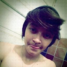 Tenho 19 anos/Rockeira/Namorando/Chata . se quiser add no face :D https://t.co/6OPfr6q6FR