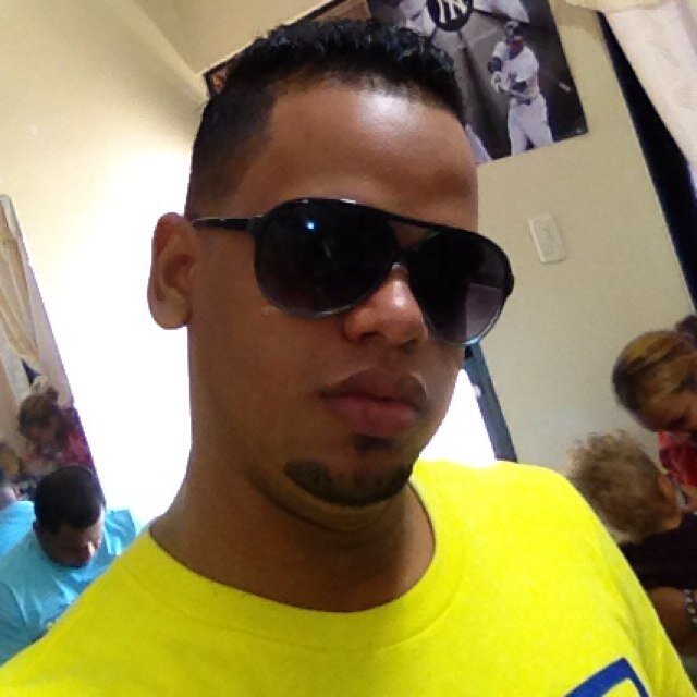 Soy un chico super simpatico, divertido y encantador,me gusta las fiestas,charlar con l@s amig@s:http://t.co/SLGNCXDn