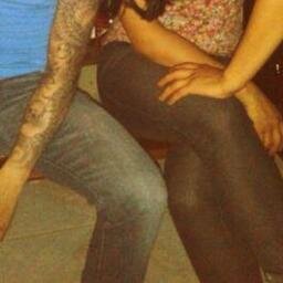 ZandUrbina's profile picture. VOYAGE VOYAGE