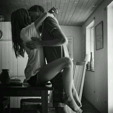 WhatAwaitsYou's profile picture. Daría mi vida por ir a TOMORROWLAND, etc.