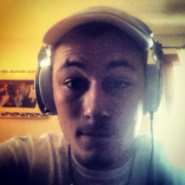 WORK HARD, PLAY HUMBLE!! Pain is temporary, pride is forever!! #TeamFootballLife Follow Me!! InstaG: @_dylan_james_
