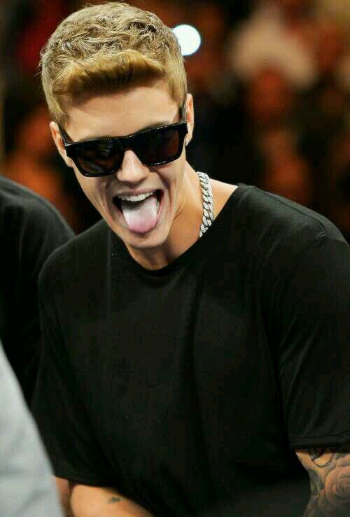 Justin loves me cos i'm a Belieber. I love Justin and if you don't like it then don't follow it's that simple. Don't hate jst love & dance.Let the music blast.
