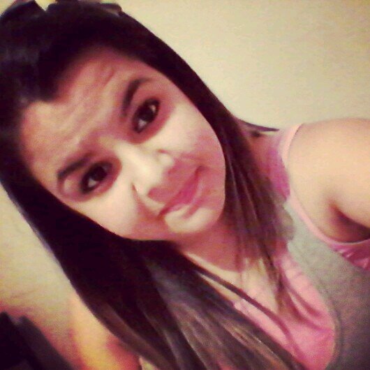 PALMEIRENSE ,orgulhosa, ciumenta , melissa, batata frita, boliche, chatã , fala demais, Ri o tempo todo :*    haha'
&  Amo Deus e Minha Familia ♥