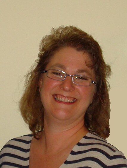 Mom, wife, sister, daughter, teacher, website developer, search engine optimization pro, and social media mogul. :) My other Twitter: @TeamLisaSEM