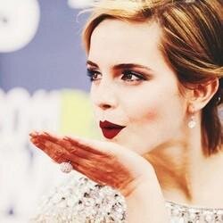 só digo uma coisa: vocês ficam muito sexy me seguindo.
                 #potterhead #directioner #sorvete #nerd http://t.co/5OgnwqB28b  ♥