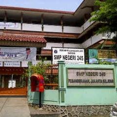 Akun ini untuk semua pelajar dan alumni SMP N 245 SSN  Jakarta,berbagi informasi dan kabar  terhangat tentang kita,SOLIDARITAS TANPA BATAS :D