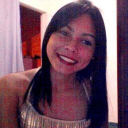 Poiis é daa féé quee faz um herói, sóo realiza quem constróoi a gente nasce pra vencer..