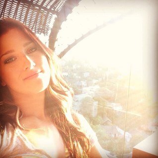 Hi. I'm Cassadee and I'm new here. Single. Roleplay. Straight as a ruler.