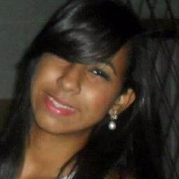 Sincera, meiga e feliz . ;)