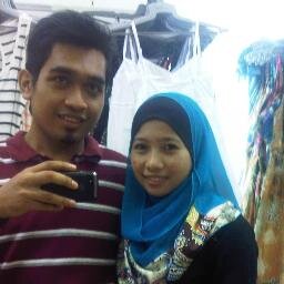 love cute things, love eating, love lovely life,
loveee being myself.. =)