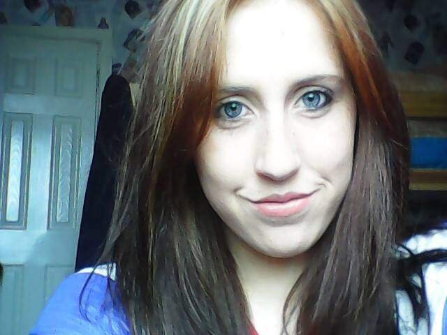 I'm the girl who doesn't want anyone to know my problems. I'm the girl that will always be smiling even during hell. ☹