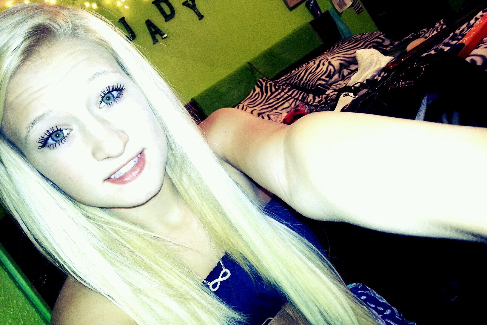 Sophomore :) Happily taken♡ I love Rhi & Alexsis & Infinity