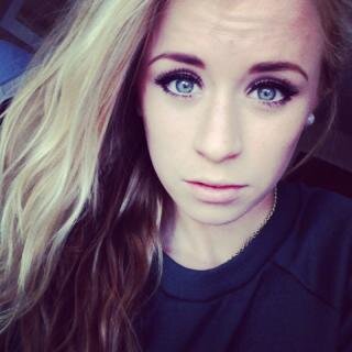 blonde | dubstep | blackberry | I miss my best friend who lives far away:(