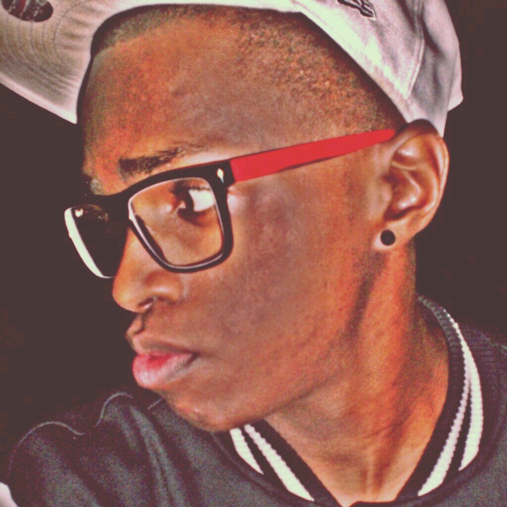 Selton Fidelis , 18 anos. Facebook:http://t.co/0Q5eoue49d Só seguir sigo de volta *u* FS ♥ Cannal:http://t.co/O6wvyNzltC