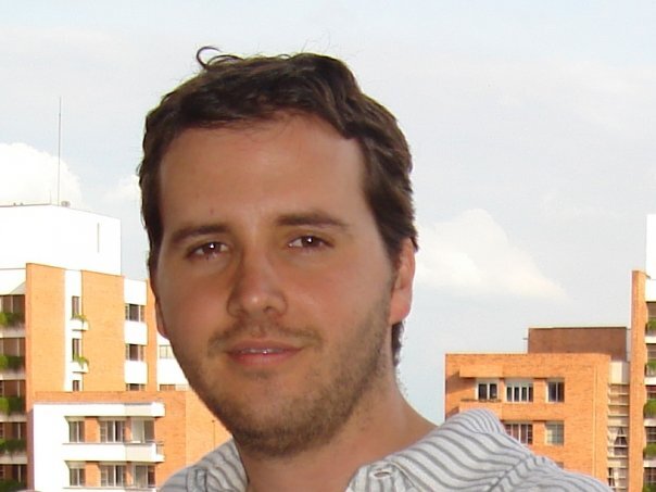 Ingeniero Industrial. Especialista en Gerencia Social.  Gerente administrativo Periódico La Campana. Asesor de proyectos inmobiliarios.