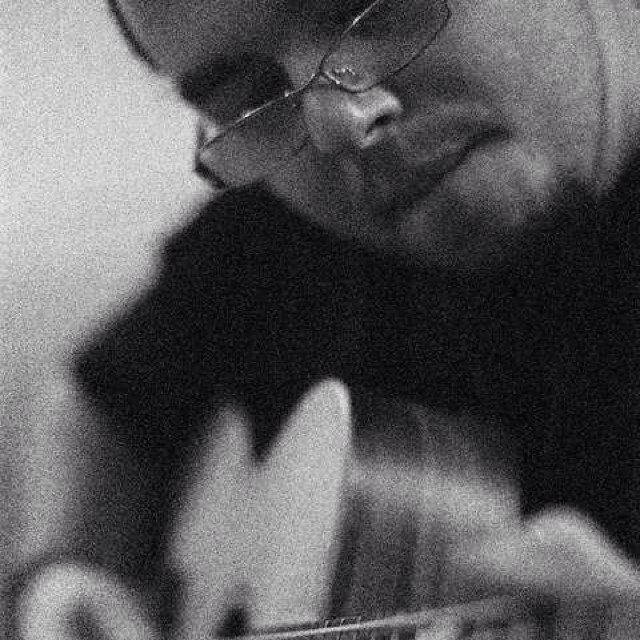 Im a simple man how - anna's husband - singer , songwriter and composer .. 
Laserink il owner - A printing solution company.