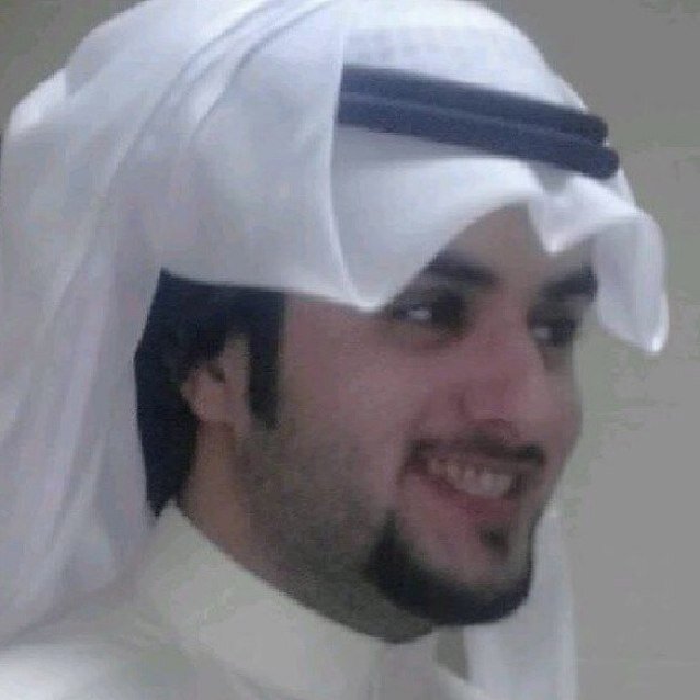 رجل رومانسي  ماني شاعر بس متذوق للقصيد