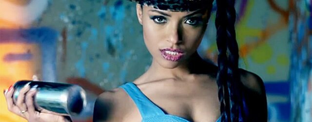 I'VE GOT THE POWER WITH YOU HERE...
KAT GRAHAM?
I REALLY LOVE HER! MY IDOL
